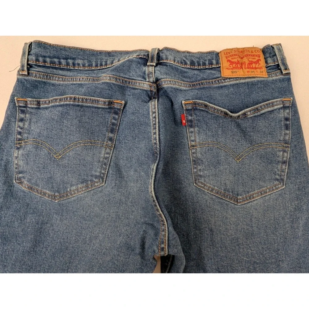 Levis 505‎ Regular Fit Straight Leg Jeans Mens 36x34 Medium Wash Blue 00505-1824